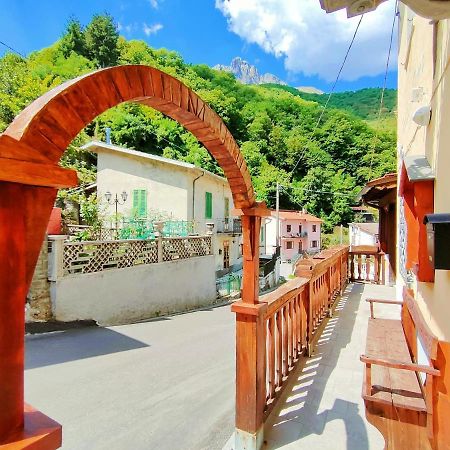 Hotel Palazzo Del Doma - Lake Vagli Vagli di Sotto Екстериор снимка