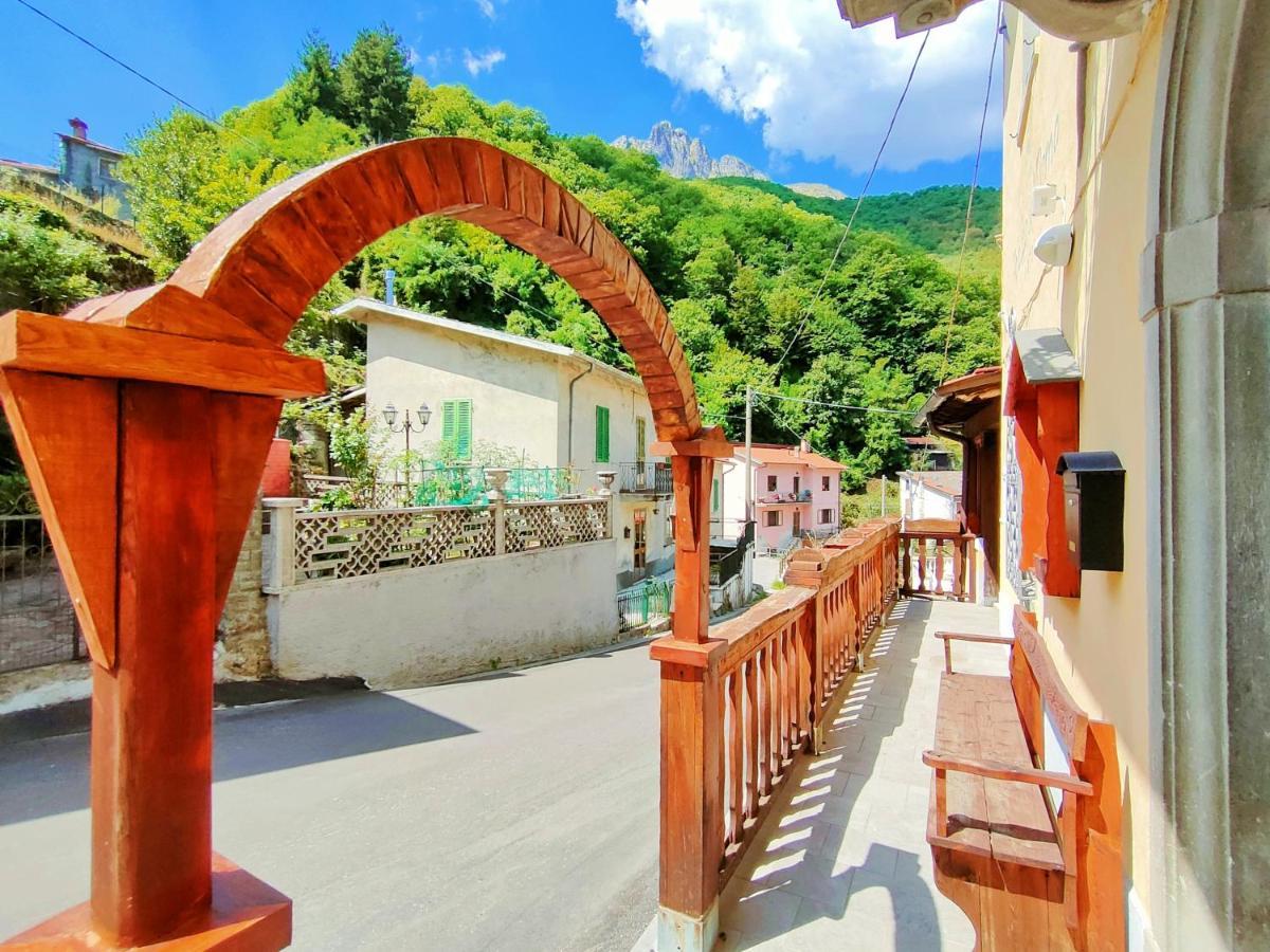 Hotel Palazzo Del Doma - Lake Vagli Vagli di Sotto Екстериор снимка