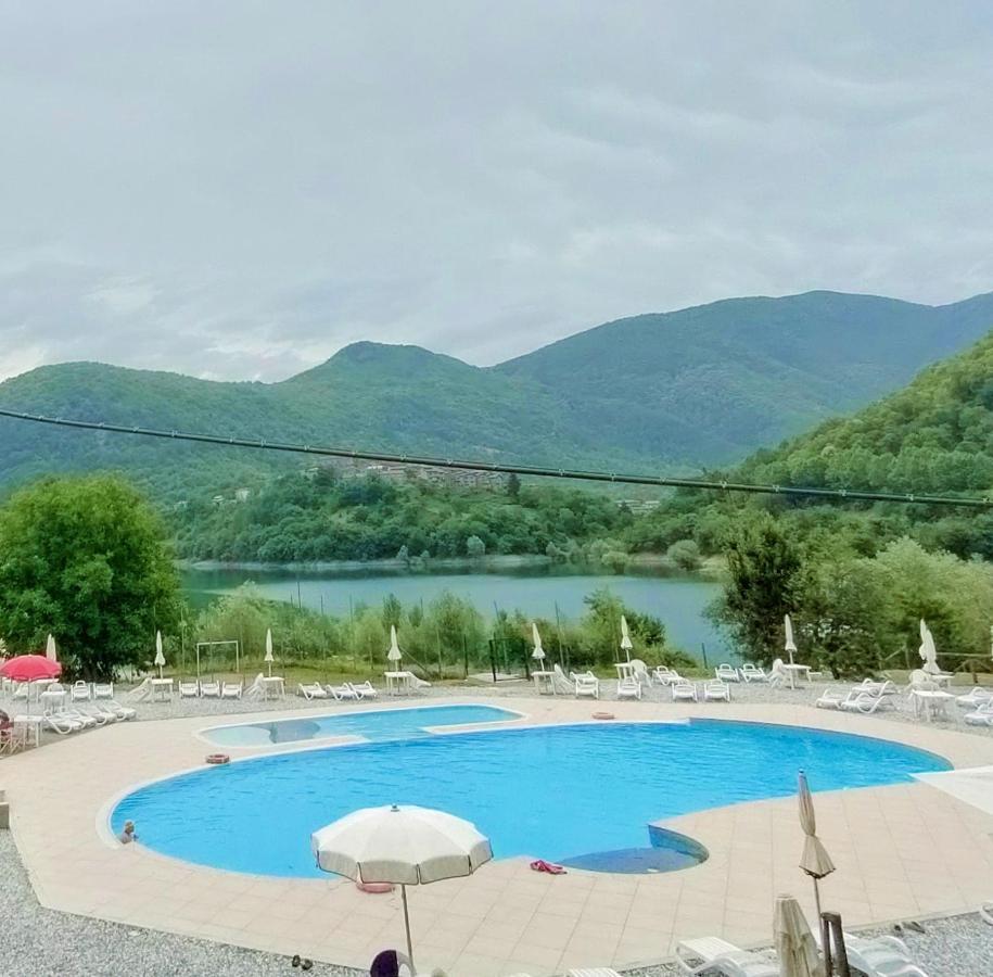 Hotel Palazzo Del Doma - Lake Vagli Vagli di Sotto Екстериор снимка